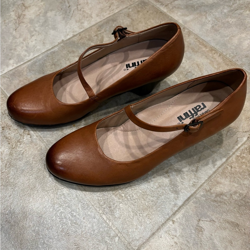 Umberto Ruffini Norine Heels Size 7.5 / 38 Mary Jane